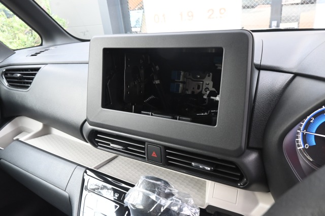 ミツビシ:デリカミニ