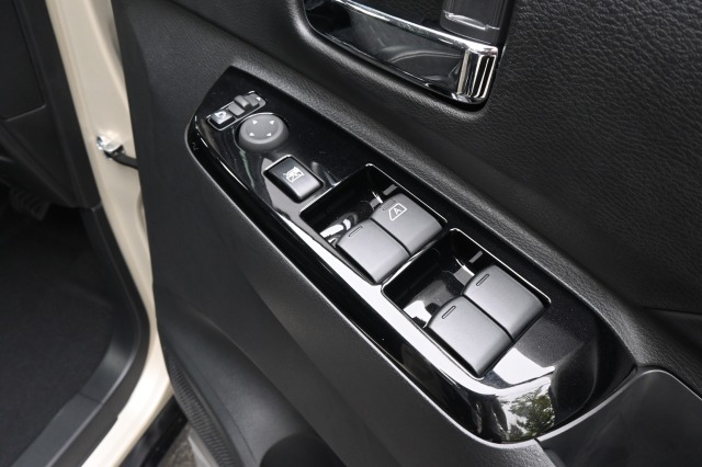 ミツビシ:デリカミニ