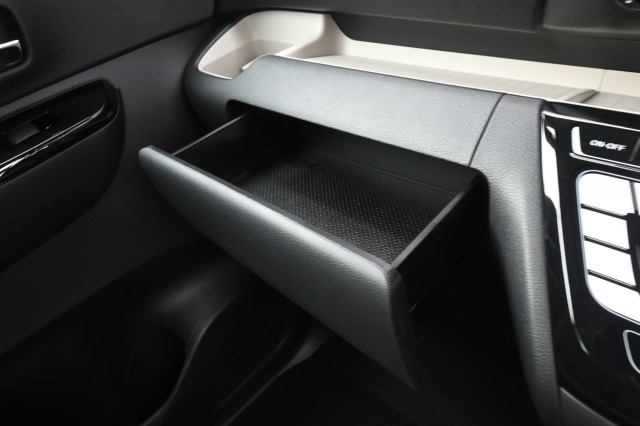 ミツビシ:デリカミニ