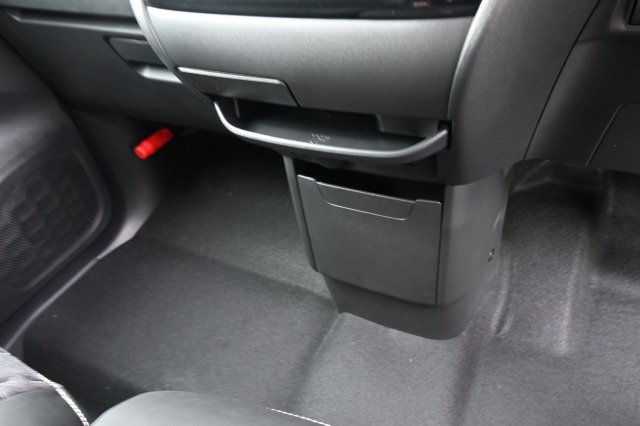 ミツビシ:デリカミニ