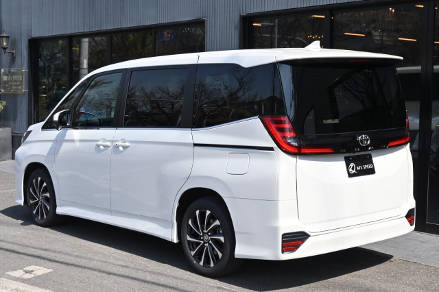 トヨタ:ノア(エアロボディ)