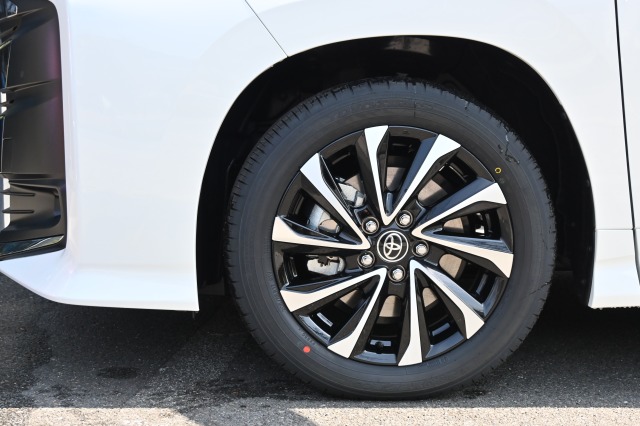 トヨタ:ノア(エアロボディ)