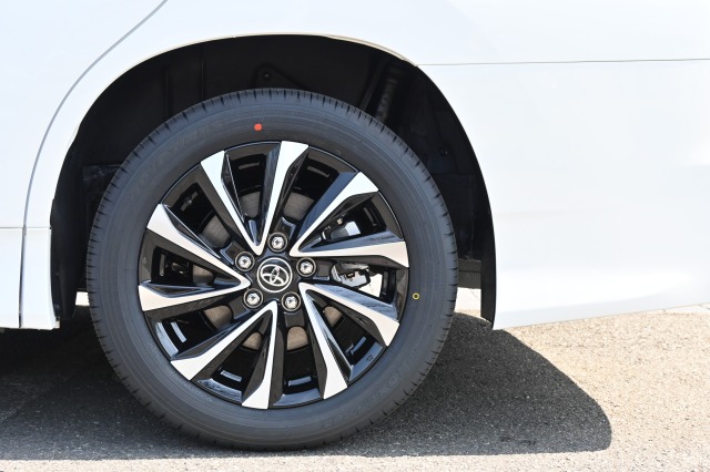 トヨタ:ノア(エアロボディ)