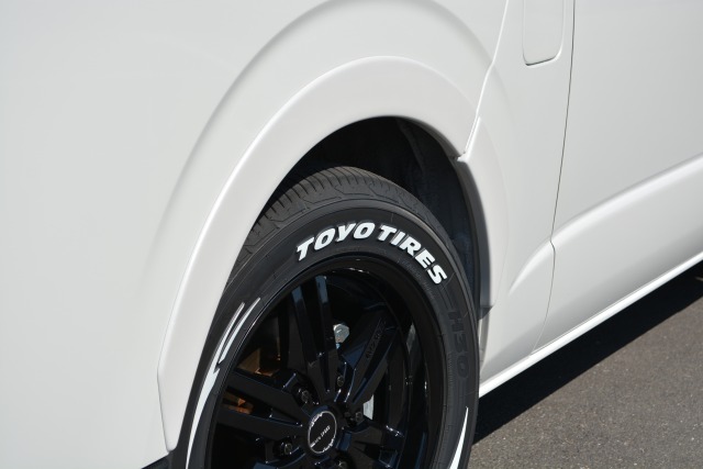 トヨタ:ハイエースバン(標準ボディ)