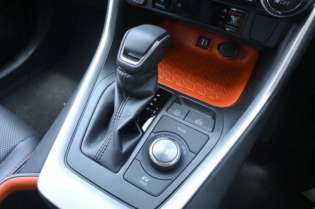 トヨタ:RAV4