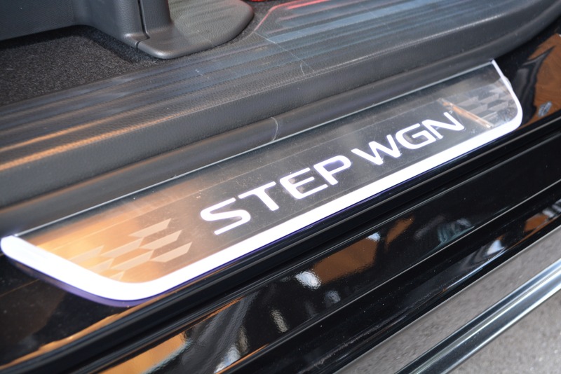 ホンダ:ステップワゴン スパーダ