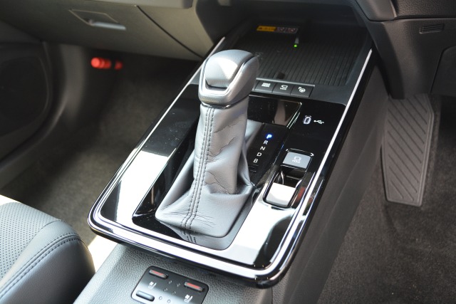 トヨタ:カローラクロス