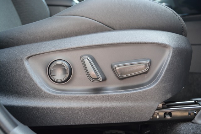 トヨタ:カローラクロス