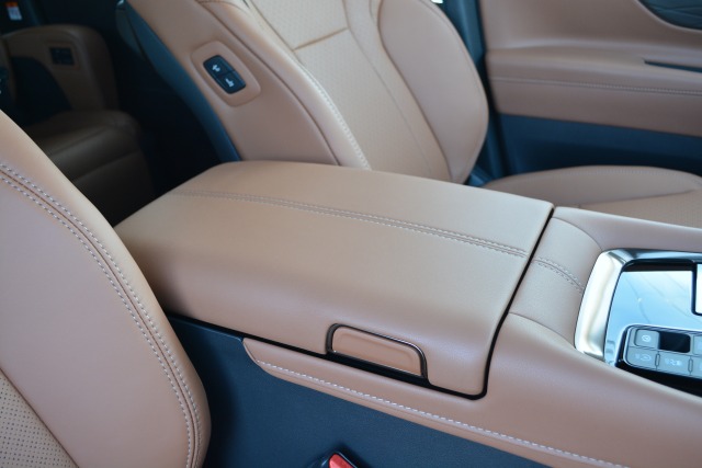 トヨタ:ヴェルファイア