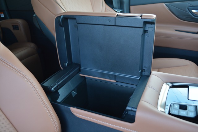 トヨタ:ヴェルファイア