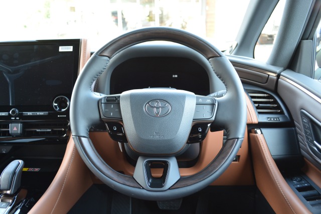 トヨタ:ヴェルファイア