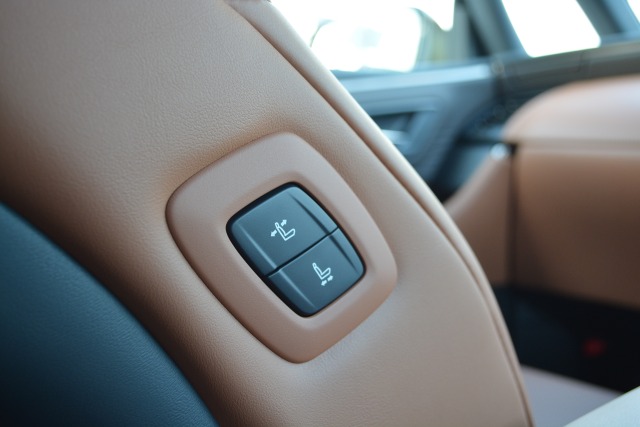 トヨタ:ヴェルファイア