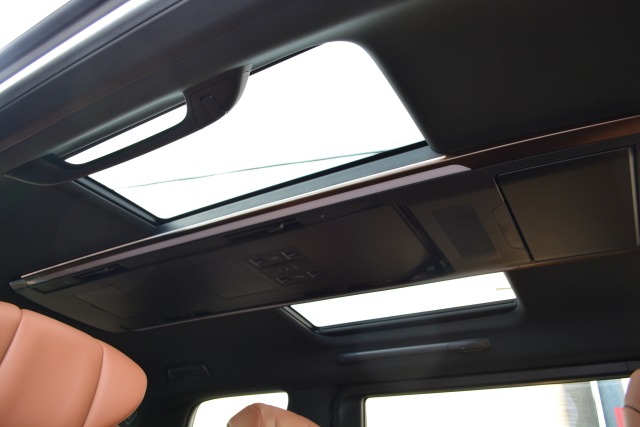 トヨタ:ヴェルファイア