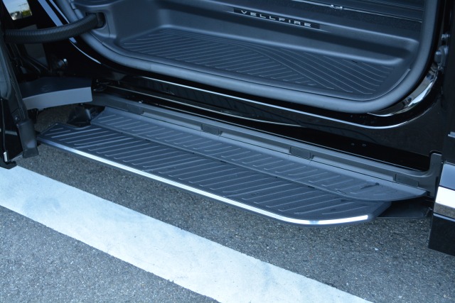 トヨタ:ヴェルファイア