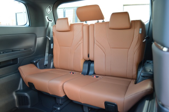 トヨタ:ヴェルファイア