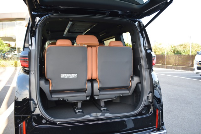 トヨタ:ヴェルファイア