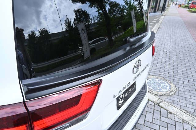 トヨタ:ランドクルーザー200＆300