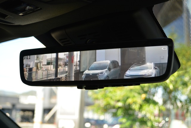 トヨタ:クラウンスポーツ