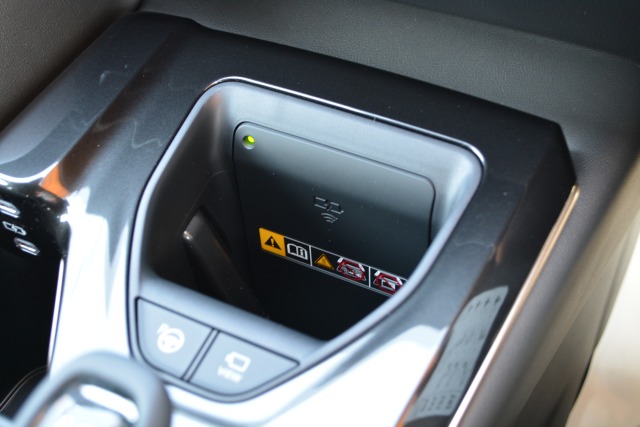 トヨタ:クラウンスポーツ