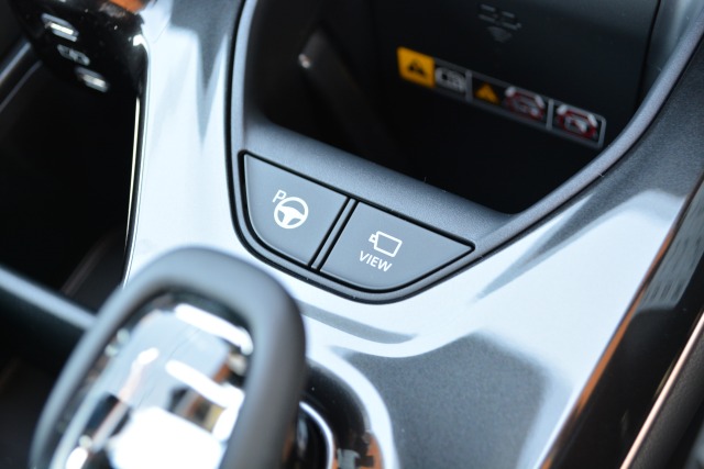 トヨタ:クラウンスポーツ