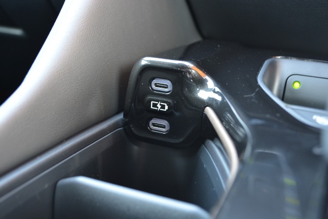 トヨタ:クラウンスポーツ