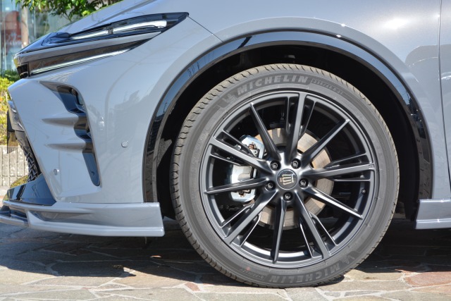 トヨタ:クラウンスポーツ