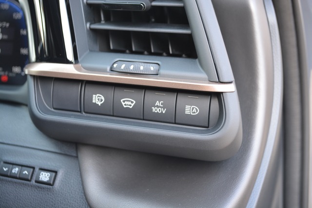 トヨタ:クラウンスポーツ