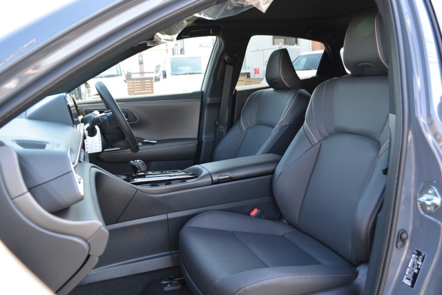 トヨタ:クラウンスポーツ