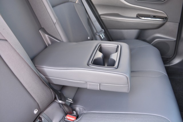 トヨタ:クラウンスポーツ