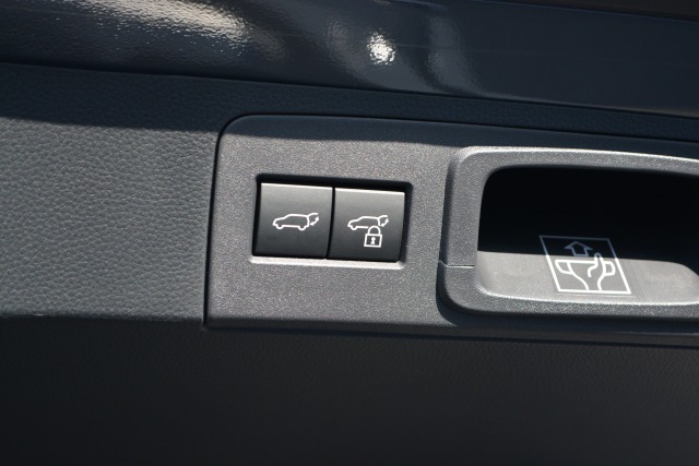 トヨタ:クラウンスポーツ