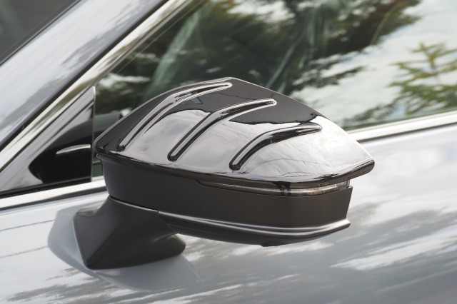 トヨタ:クラウンスポーツ