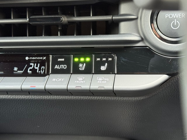 トヨタ:クラウンスポーツ