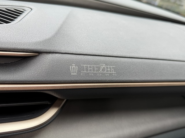 トヨタ:クラウンスポーツ