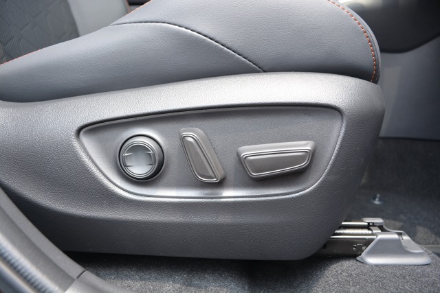 トヨタ:RAV4