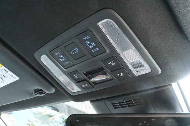 トヨタ:ヴォクシー