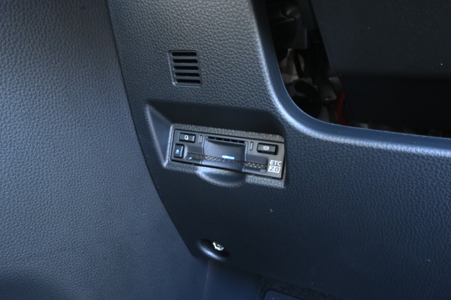 トヨタ:ヴォクシー