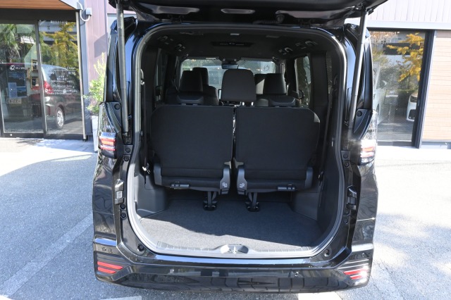 トヨタ:ヴォクシー