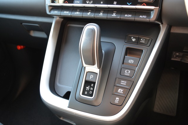 トヨタ:ヴォクシー