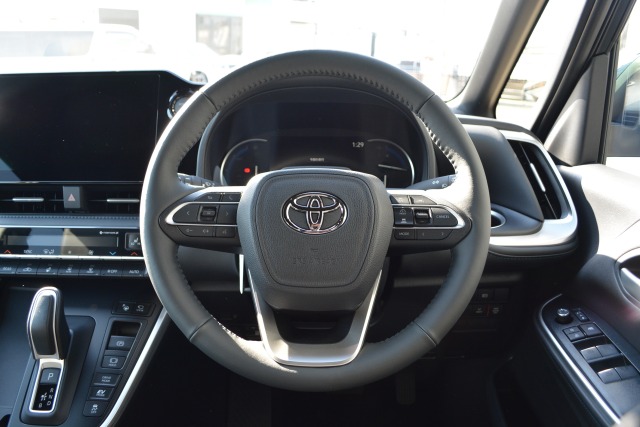 トヨタ:ヴォクシー