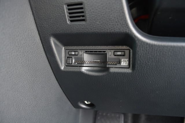 トヨタ:ヴォクシー