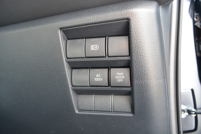 トヨタ:ヴォクシー