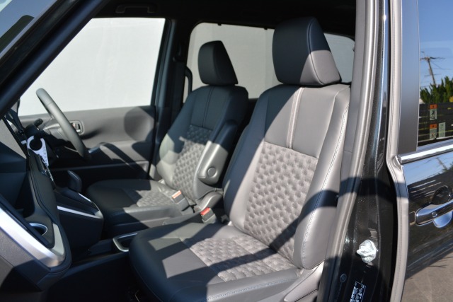 トヨタ:ヴォクシー