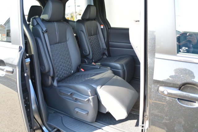 トヨタ:ヴォクシー