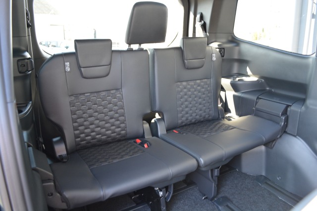 トヨタ:ヴォクシー