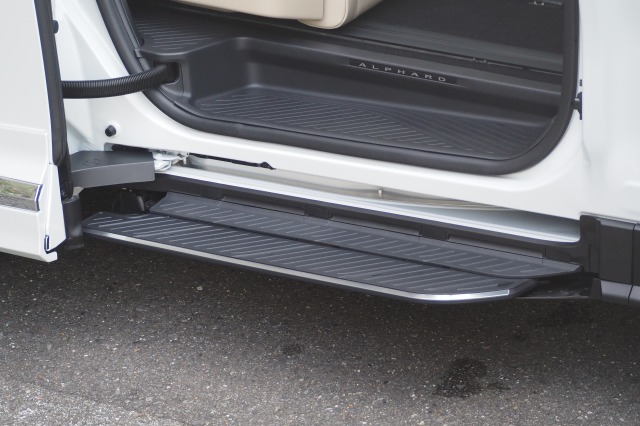 トヨタ:アルファード