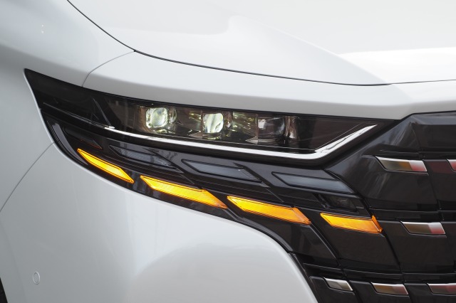 トヨタ:アルファード