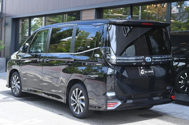 トヨタ:ヴォクシー