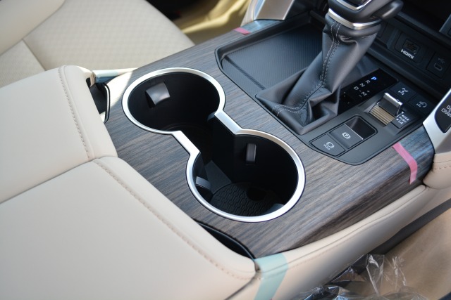 トヨタ:ランドクルーザー200/300