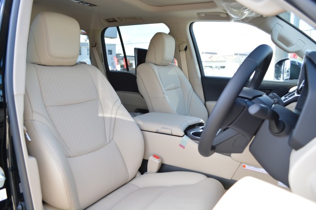 トヨタ:ランドクルーザー200/300