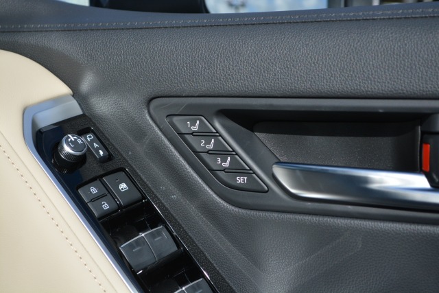 トヨタ:ランドクルーザー200/300